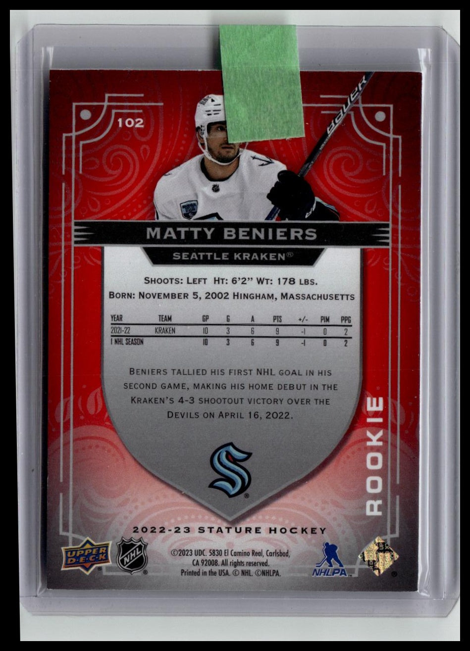 2022-23 Upper Deck Stature #102 Matty Beniers Photo Variant Red #/33
